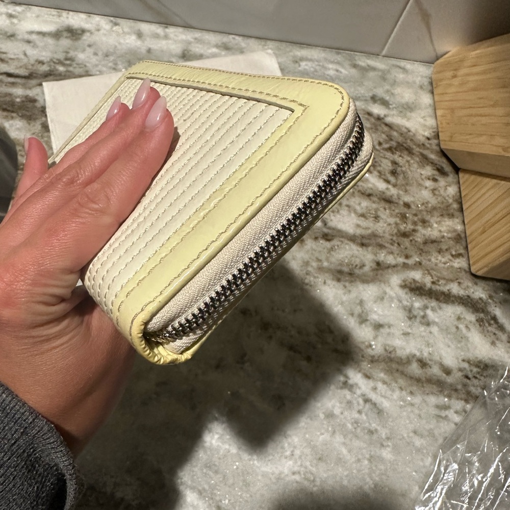 Chloe Cream Wallet - Picture 6 of 8